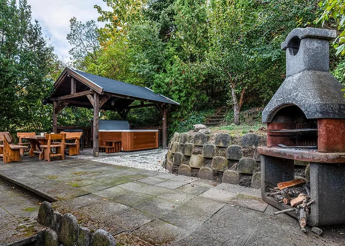 בית נופש Tiltott Rengeteg Vendeghaz Balatonfůzfő